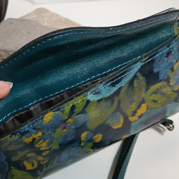 PATRICIA NASH Fold Over Wristlet Wallet Florals Leather "Peruvian Painting" - Picture 5 of 5